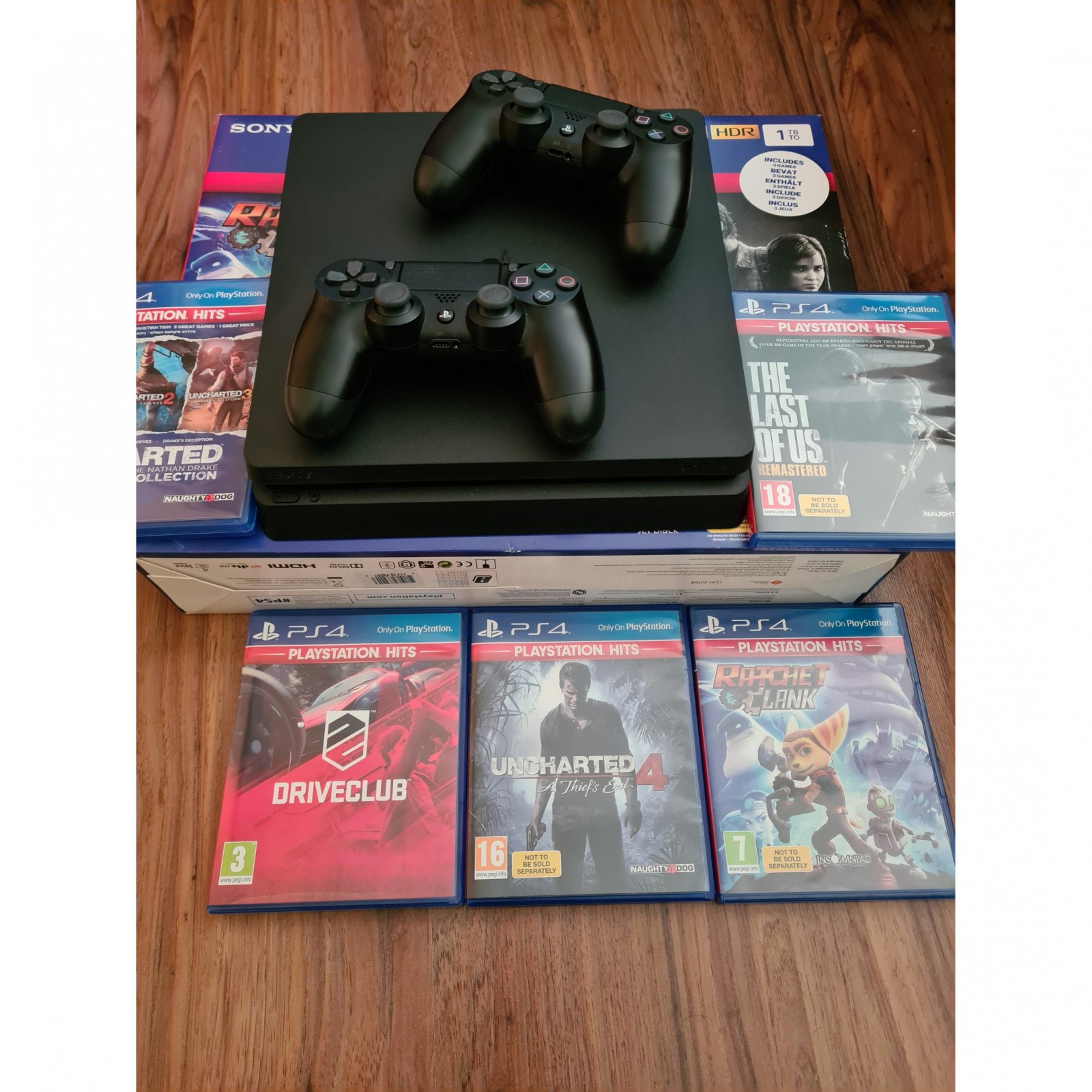 Ps4 1tb with 7 Games and 2 Controllers